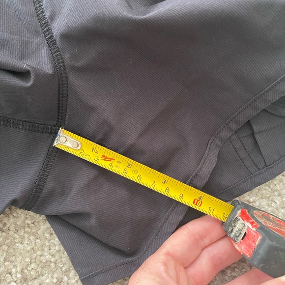 Lululemon low rise Track That Short - Picture 4 of 4